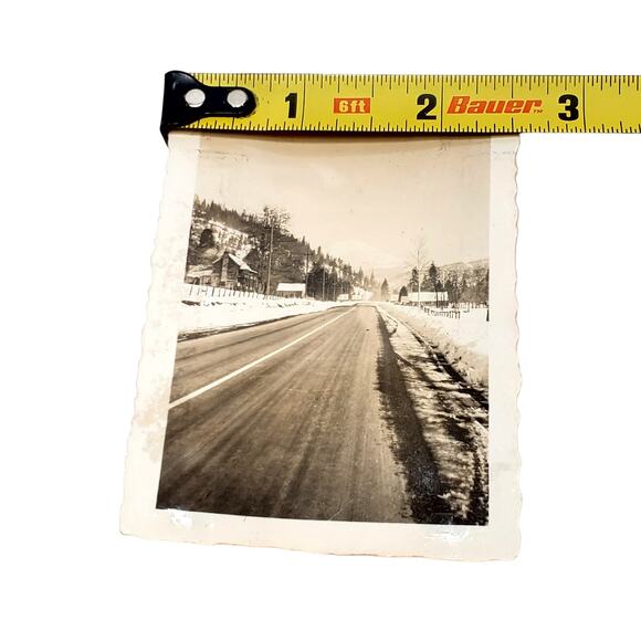 Vtg B&W Monochrome Original Found Photo Long Road Streetcore Wintercore Snapshot - Picture 4 of 4